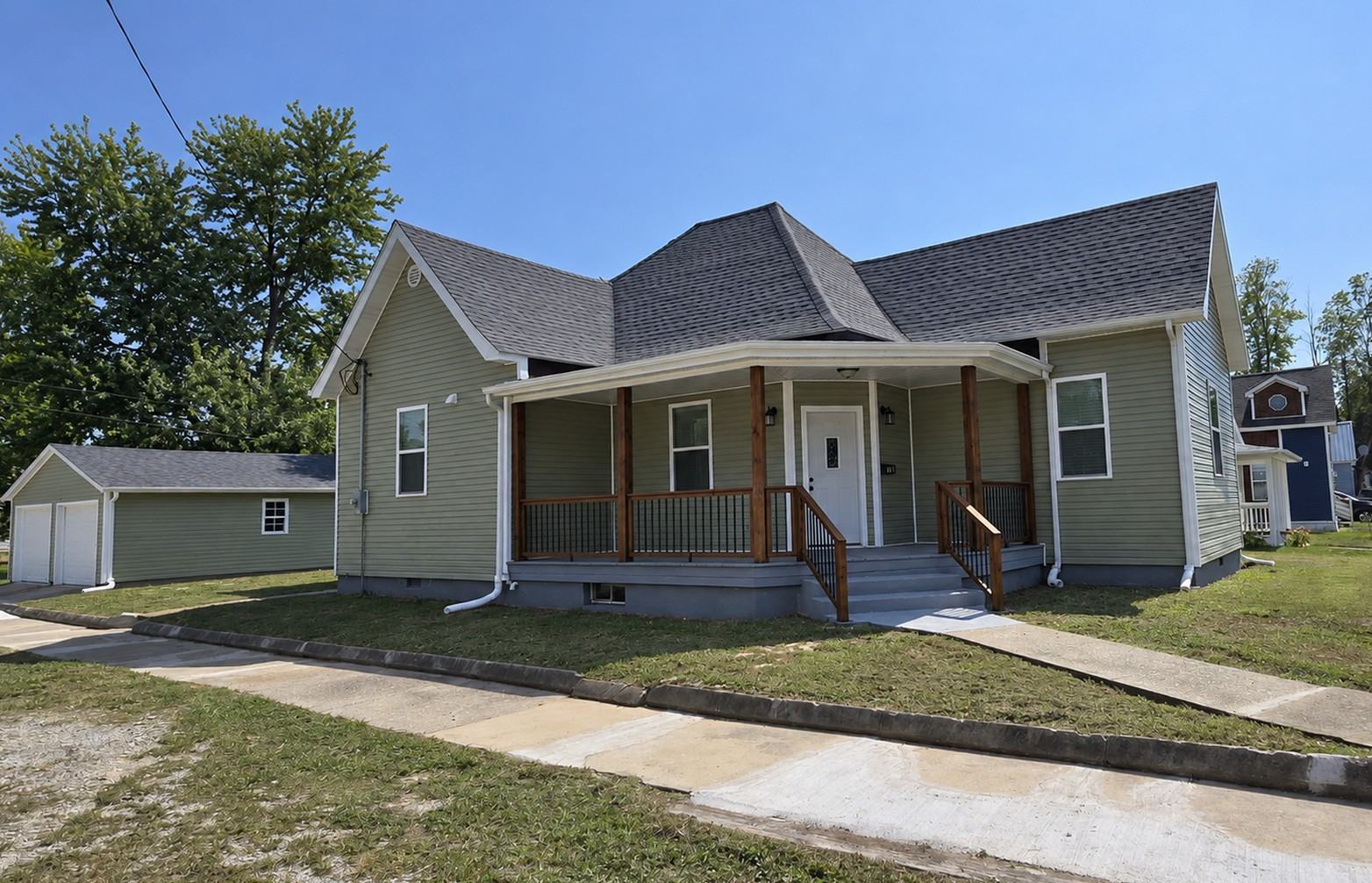 Front exterior at 702 S Race St